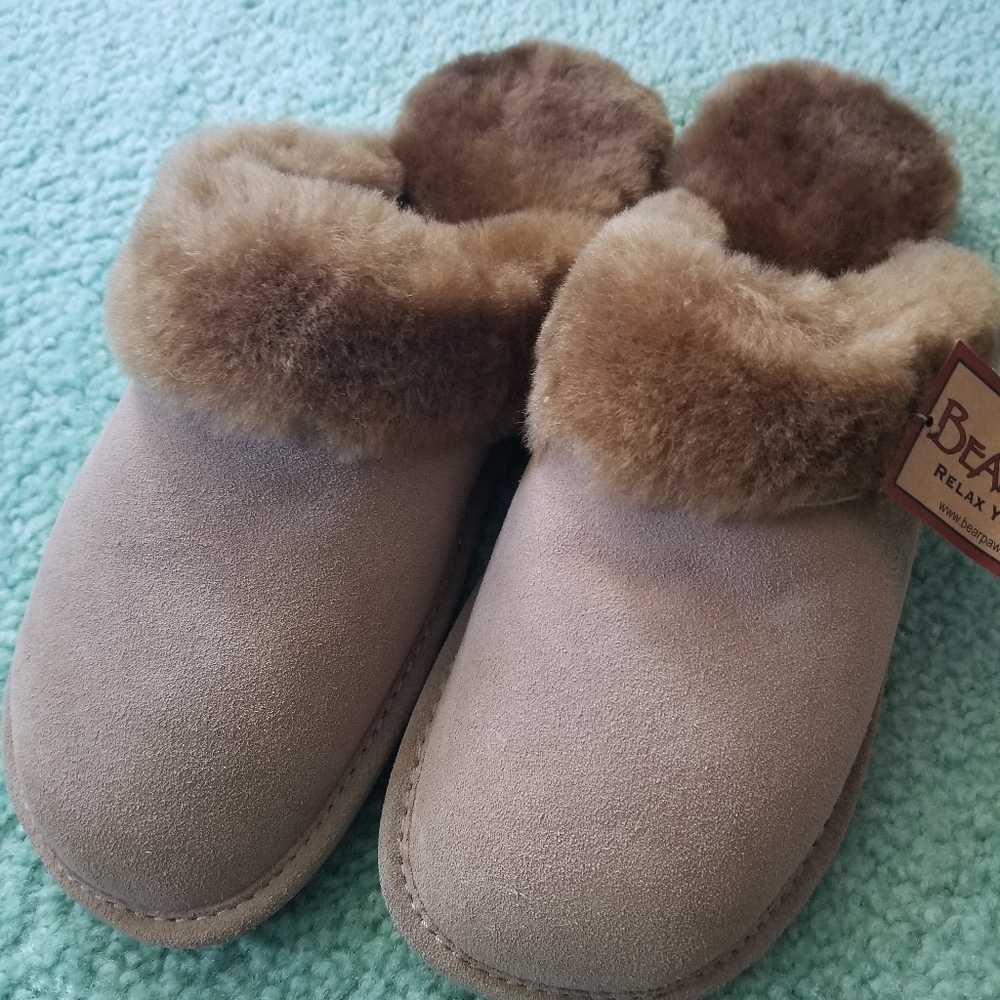 Bearpaw Fuzzy Slippers Suede and Sheepskin